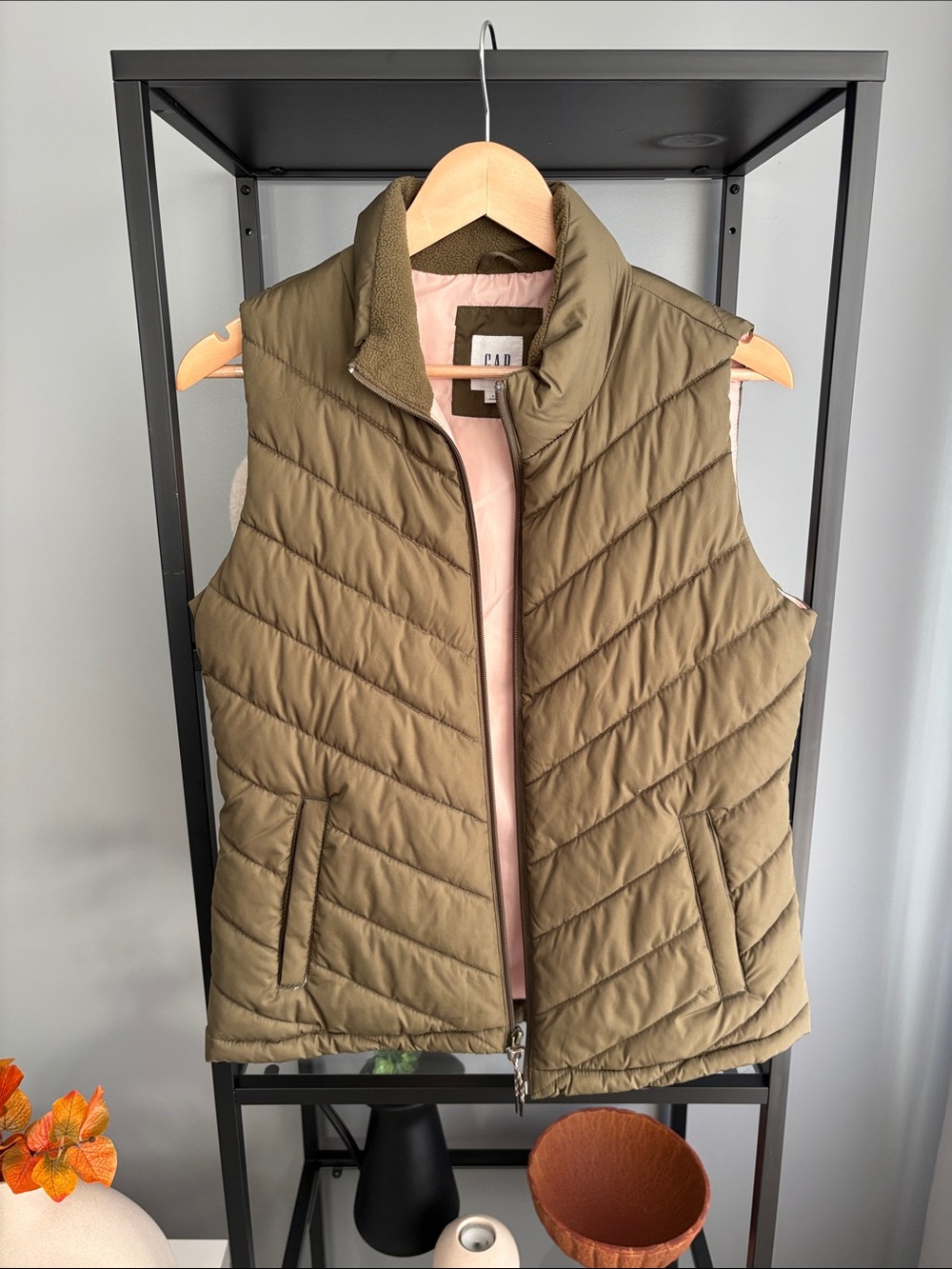 154 GAP Olive Quilted Puffer Vest with Pink Lining